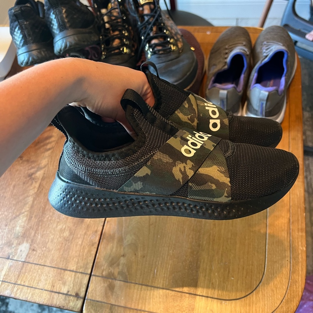 Adidas women’s tennis shoes